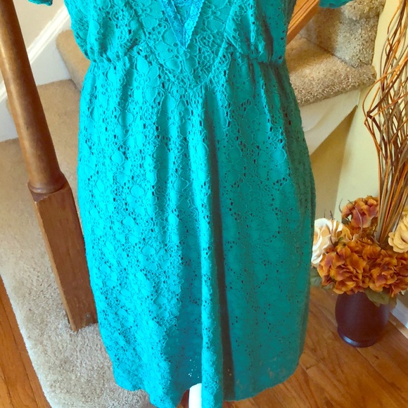 Eyelet Dress 💞 - Picture 4 of 8